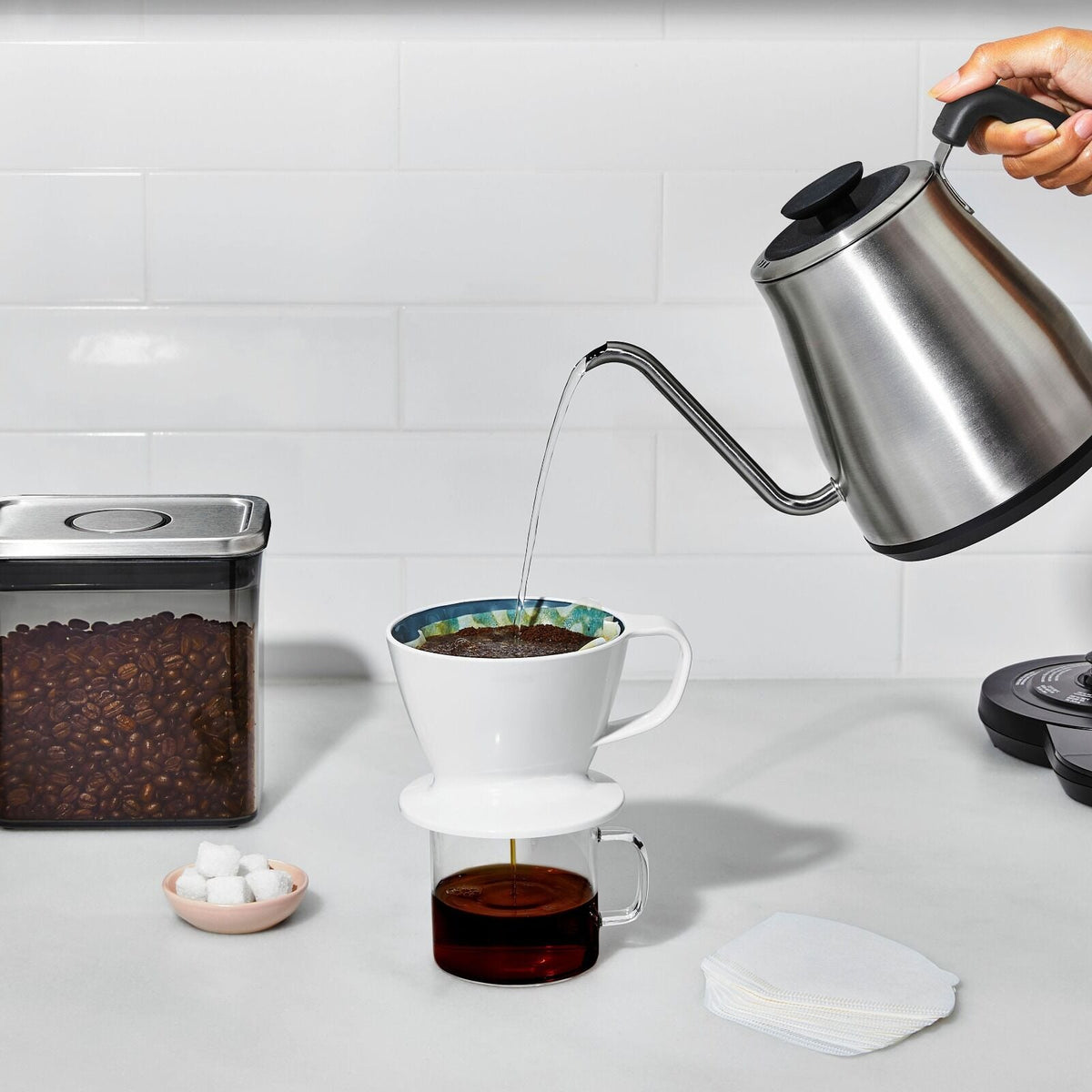 adjustable-temperature-pour-over-kettle-n3 brew_adjustabletemperaturekettle_8717100v2_06.jpg