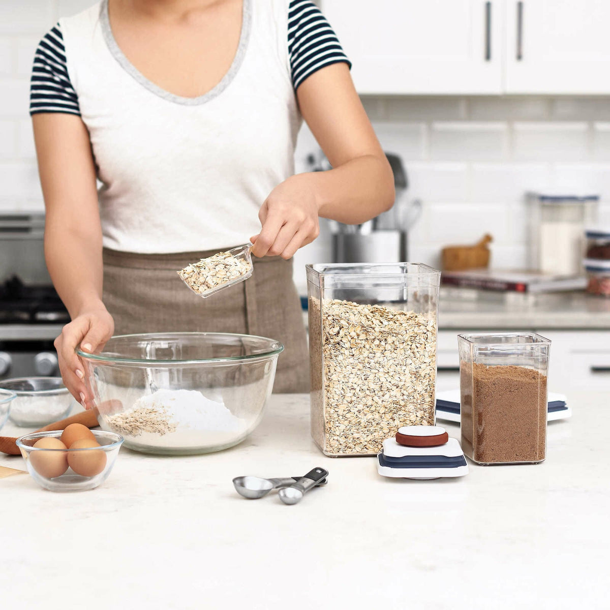 8-piece-pop-container-baking-set-w7 gg_11236500_4_1_.jpg