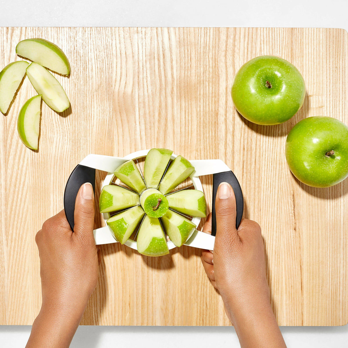 apple-divider-r5 gg_32681_4b_1_.jpg