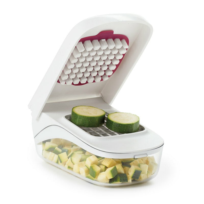 vegetable-chopper-with-easy-pour-opening-x4 onion_5.jpg