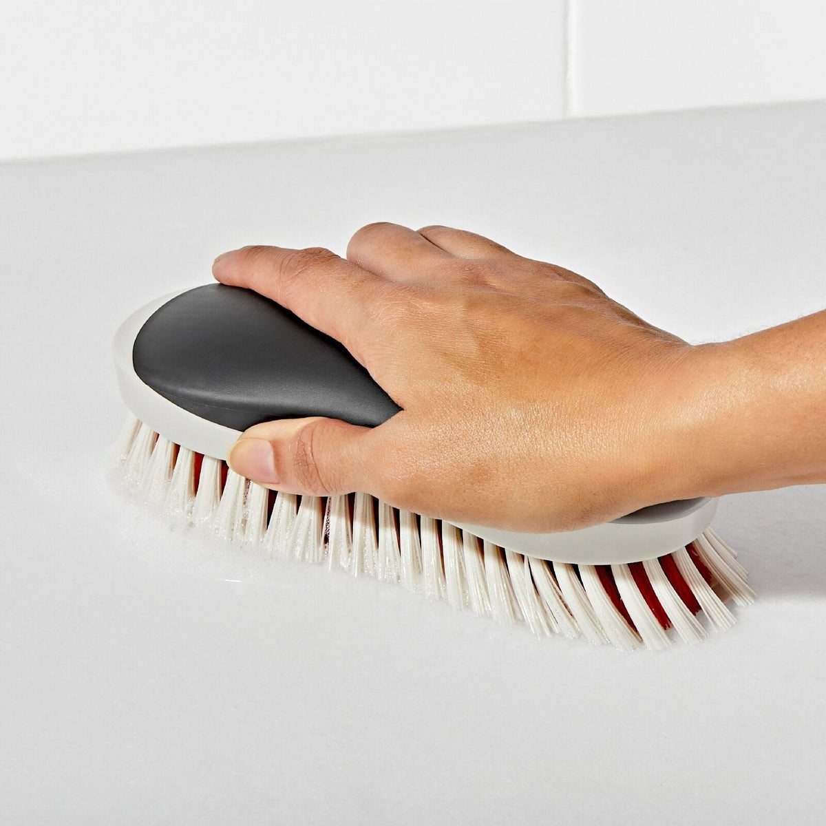 grout-brush-and-heavy-duty-scrub-brush-combo-set-l8 gg_12426100_grout-and-heavy-duty-brush-2-pack_pdp_02.jpeg